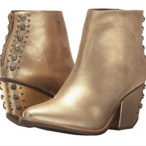Matisse Orwell Metallic Gold
Studded Booties